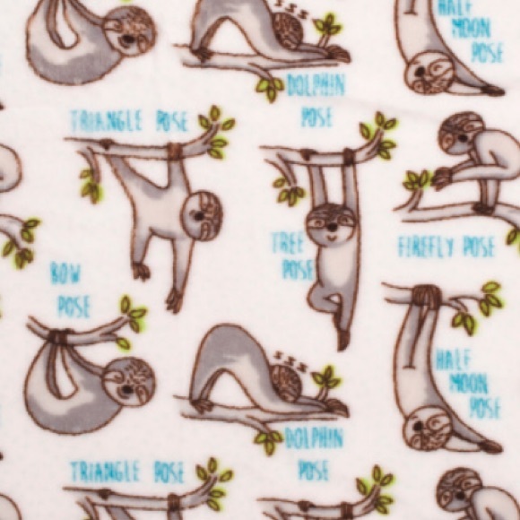 Isaac Mizrahi Yoga Yogi Sloths Plush Throw Blanket - Picture 6 of 9